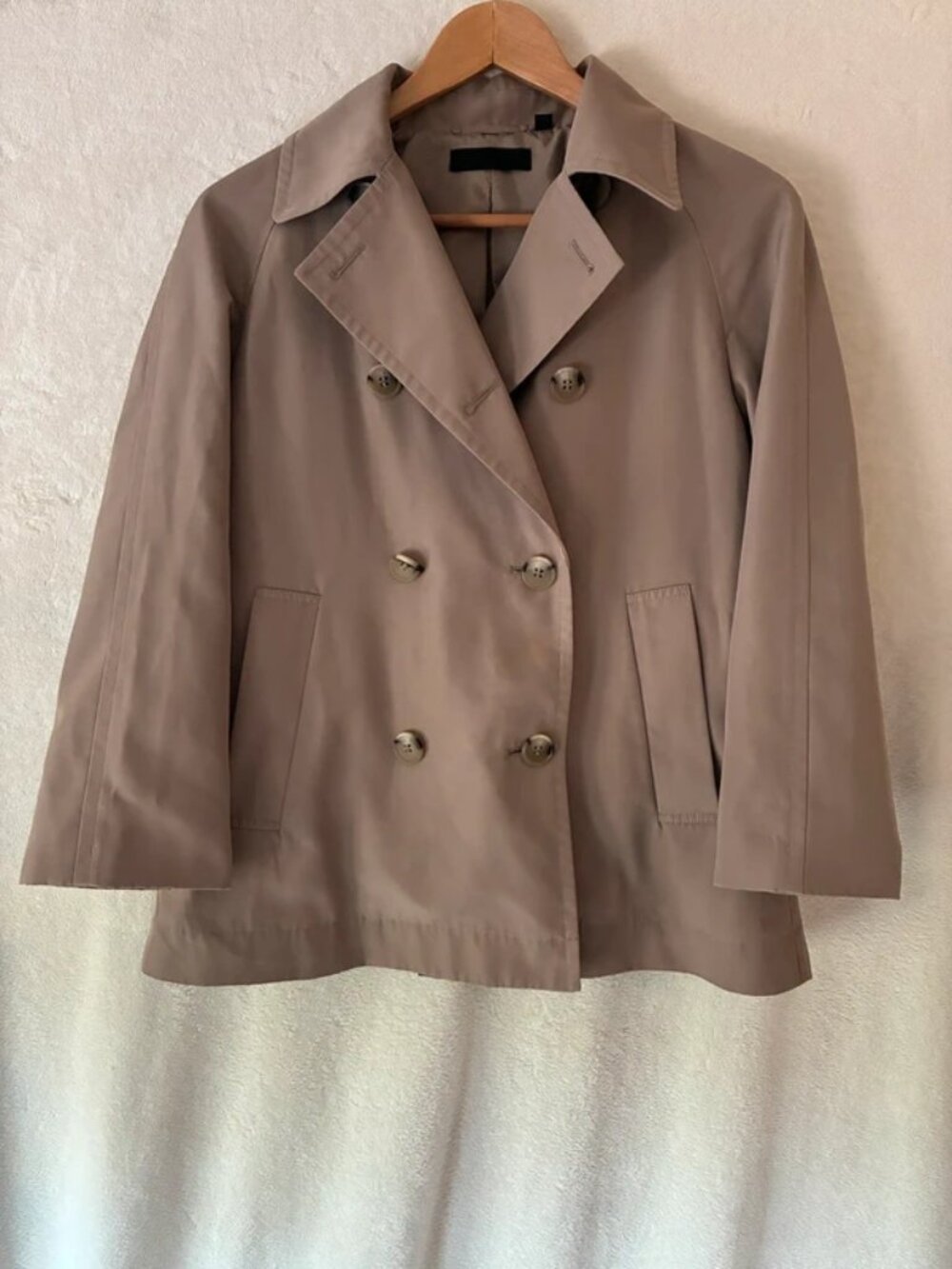 Uniqlo Cropped Khaki Trench Coat XS Minimalist Capsule Wardrobe